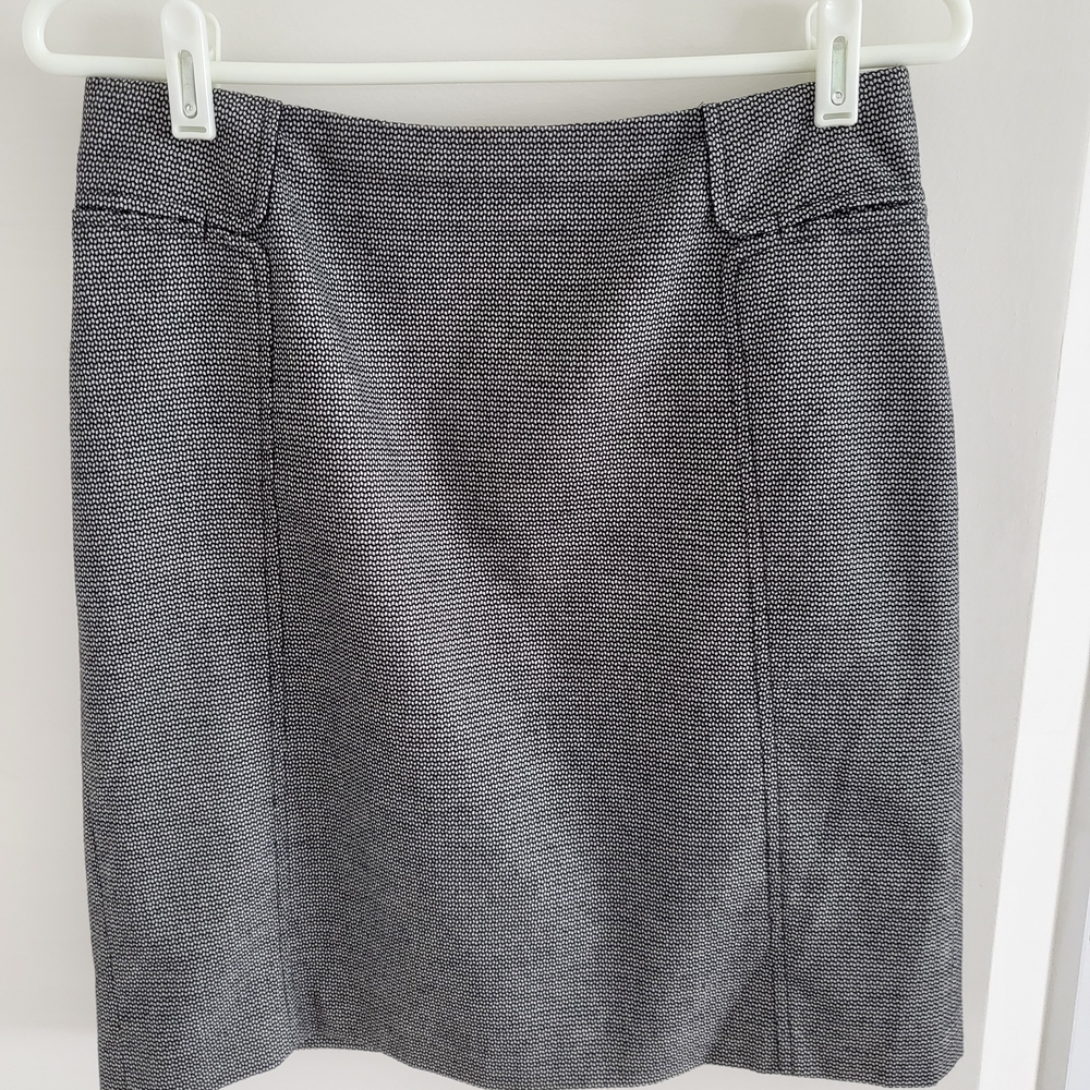 Banana Republic Black and White Pencil Skirt